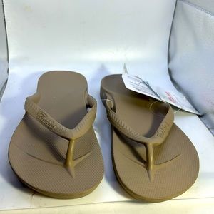 Archie’s FlipFlops NWT  Unisex  size 8 (men’s)  9(women) excellent condition